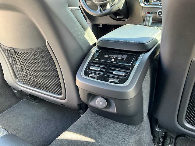 2021 volvo v60 r design b3 onyx black personenauto - afbeelding 17 van  42