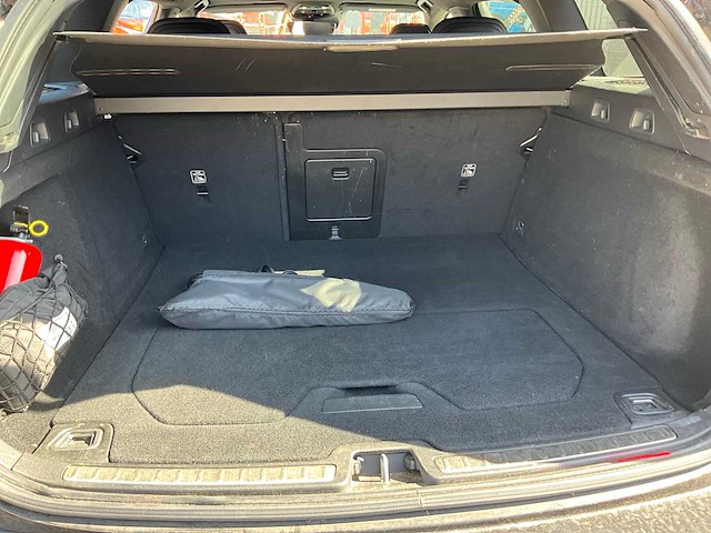 2021 volvo v60 r design b3 onyx black personenauto - afbeelding 19 van  42