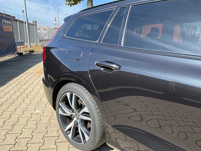 2021 volvo v60 r design b3 onyx black personenauto - afbeelding 25 van  42
