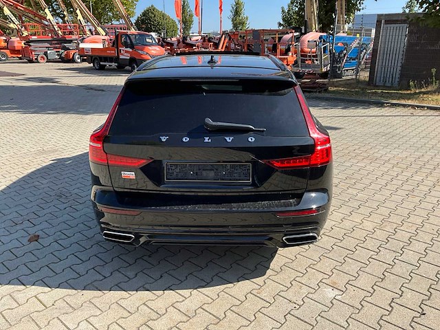 2021 volvo v60 r design b3 onyx black personenauto - afbeelding 39 van  42