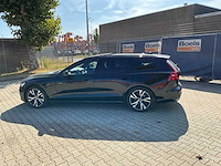 2021 volvo v60 r design b3 onyx black personenauto - afbeelding 41 van  42