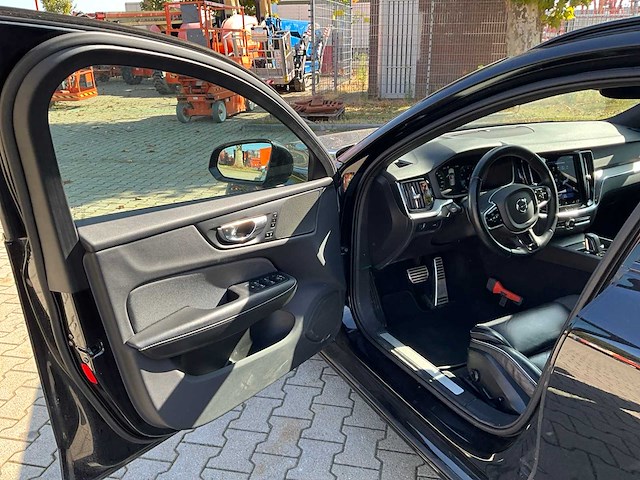 2021 volvo v60 r design b3 onyx black personenauto - afbeelding 42 van  42