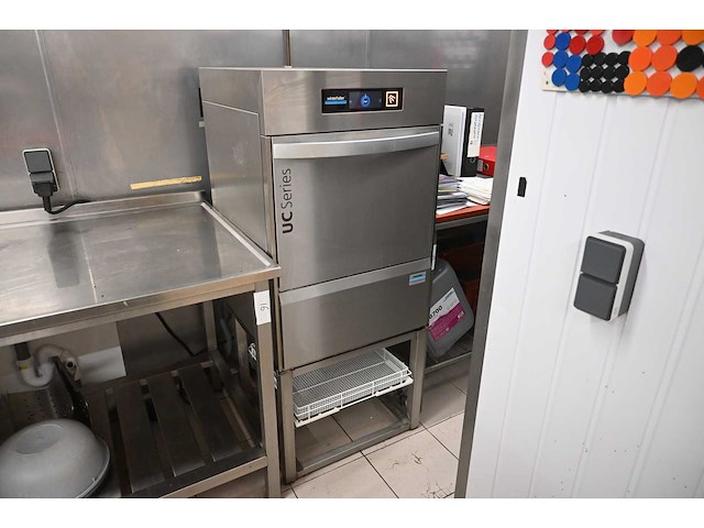 2021 winterhalter uc-l rvs glazenvaatwasmachine met rvs onderstel - afbeelding 5 van  11