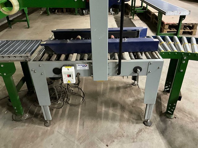 2021 youngsunpack mh-fj-1a dozensluitmachine met rollenbaan - afbeelding 11 van  14