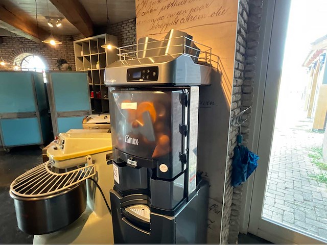 2021 zumex versatile pro sinaas sapcentrifuge - afbeelding 6 van  12