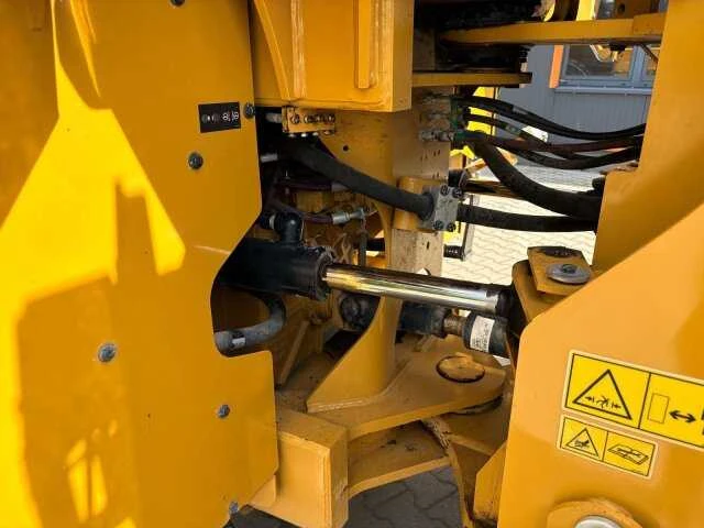 2022 - caterpillar - 950m - shovel - afbeelding 4 van  31