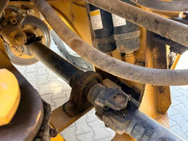 2022 - caterpillar - 950m - shovel - afbeelding 14 van  31