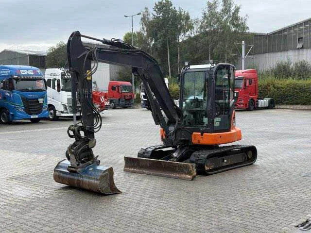 2022 - komatsu - pc58mr-5e0 - tracked excavator - afbeelding 4 van  30
