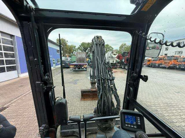 2022 - komatsu - pc58mr-5e0 - tracked excavator - afbeelding 27 van  30