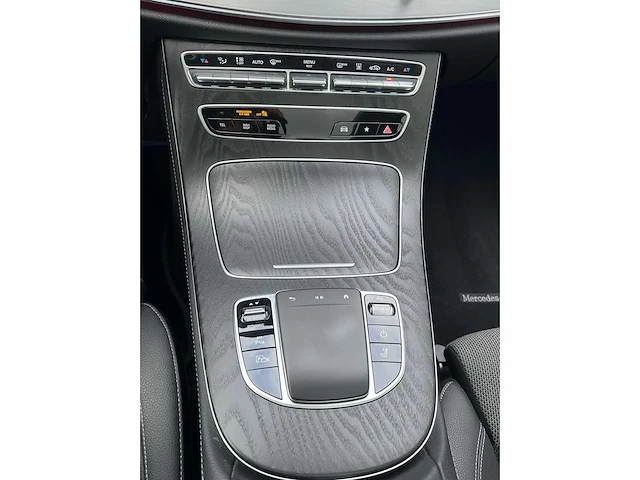 2022 - mercedes-benz - e300 4matic hybride - afbeelding 4 van  30