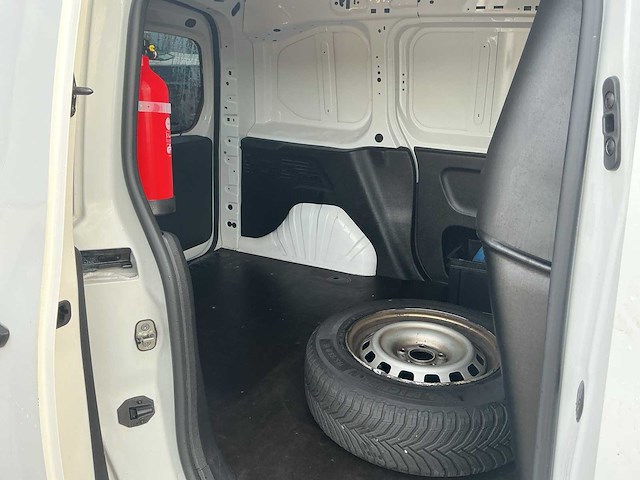 2022 - opel - combo - 1.5d l1h1 edition - bedrijfswagen - afbeelding 11 van  14