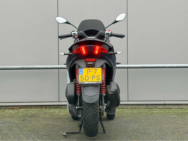 2022 - piaggio - 300 mp3 hpe sport - scooter - afbeelding 9 van  12
