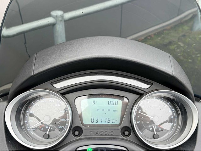 2022 - piaggio - 300 mp3 hpe sport - scooter - afbeelding 11 van  12