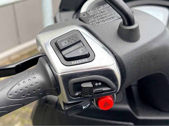 2022 - piaggio - 300 mp3 hpe sport - scooter - afbeelding 3 van  12