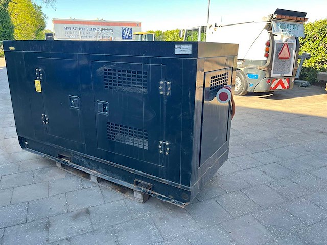 2022 - silent - diesel aggregaat - afbeelding 4 van  8