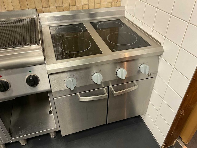 2022 700-line inductie fornuis - afbeelding 1 van  5