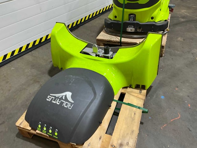 2022 adlatus cr900 schoonmaakrobot - afbeelding 6 van  23