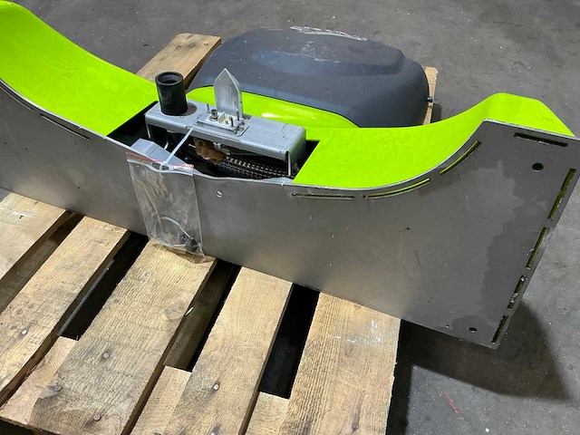 2022 adlatus cr900 schoonmaakrobot - afbeelding 9 van  23