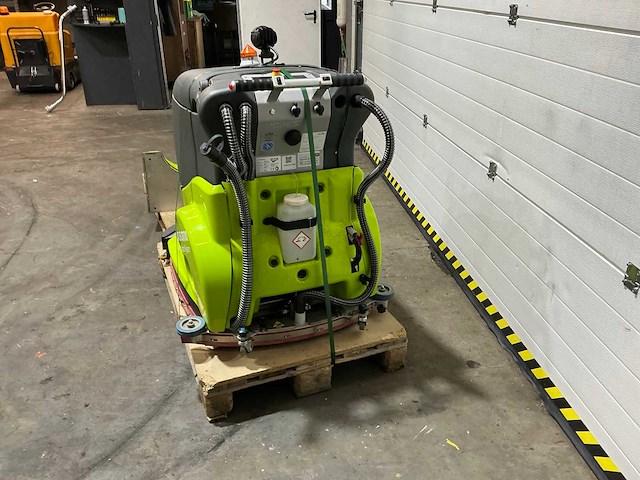 2022 adlatus cr900 schoonmaakrobot - afbeelding 21 van  23