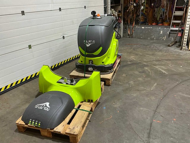 2022 adlatus cr900 schoonmaakrobot - afbeelding 17 van  20