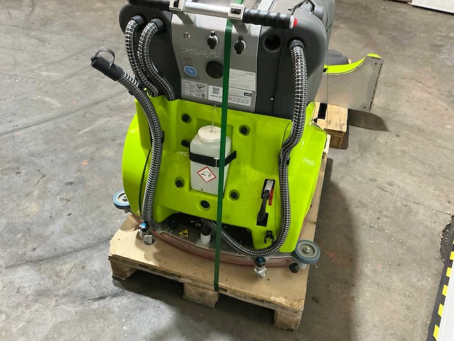 2022 adlatus cr900 schoonmaakrobot - afbeelding 19 van  20