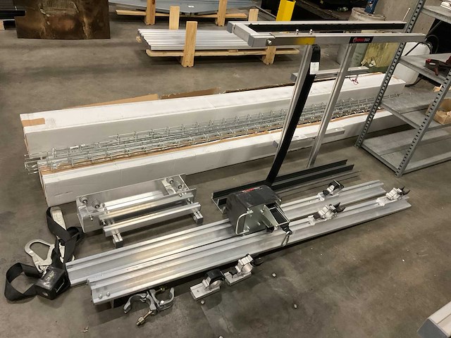 2022 altrex shuttle liftsysteem t.b.v. zonnepanelen - afbeelding 1 van  6