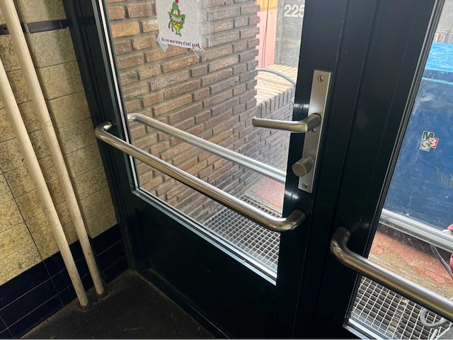 2022 aluminium deur met kozijn - afbeelding 9 van  17