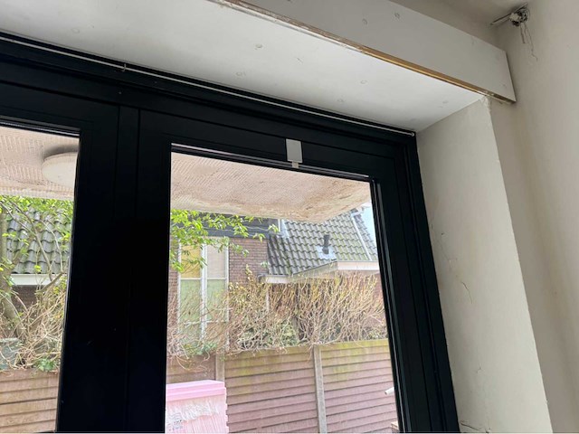 2022 aluminium kozijn met dubbele deur - afbeelding 9 van  13