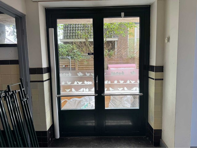 2022 aluminium kozijn met dubbele deur - afbeelding 1 van  13