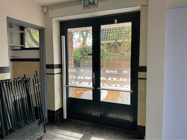 2022 aluminium kozijn met dubbele deur - afbeelding 6 van  13