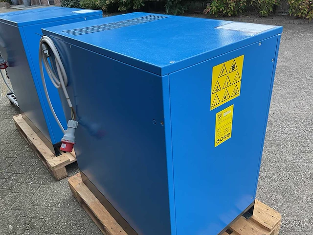 2022 alup sck 15-10 schroefcompressor + luchtdroger adq - afbeelding 7 van  11