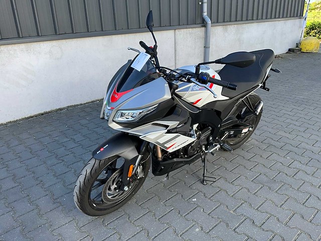 2022 aprilia tuono 125 motorfiets - afbeelding 1 van  5