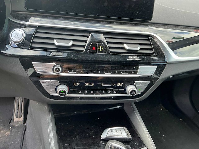 2022 bmw 5-serie touring 520i bns edit.+ - afbeelding 30 van  34