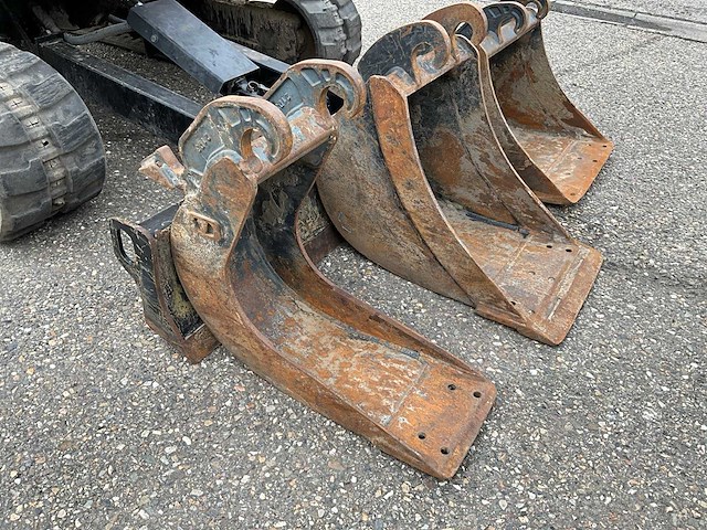 2022 caterpillar 302.7 cr minigraafmachine - afbeelding 13 van  45