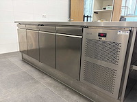 2022 catertech - rvs werkeiland met koelwerkbank en spoelbak met kraan - afbeelding 4 van  13
