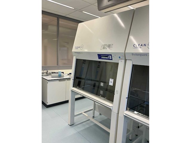 2022 clean air by baker biovanguard 4 laminaire flow kast - afbeelding 10 van  10