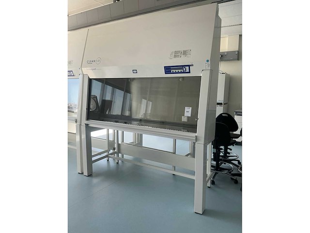 2022 clean air door baker biovanguard 6 laminar flow cabinet - afbeelding 4 van  11