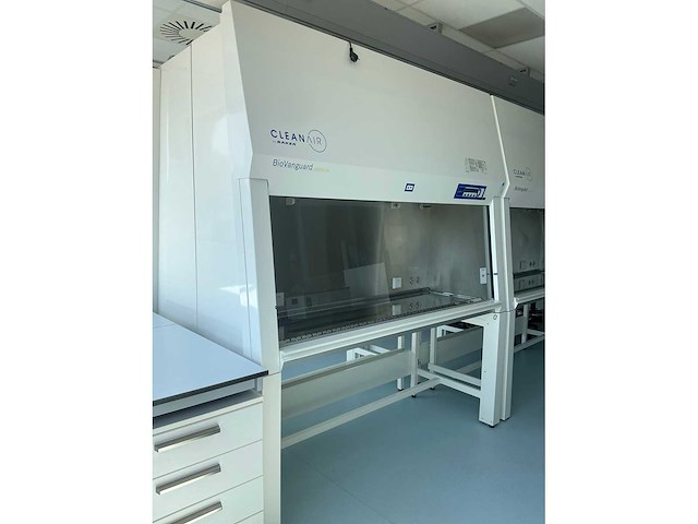 2022 clean air door baker biovanguard 6 laminar flow cabinet - afbeelding 5 van  11