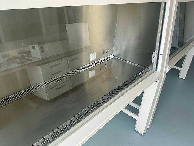 2022 clean air door baker biovanguard 6 laminar flow cabinet - afbeelding 8 van  11
