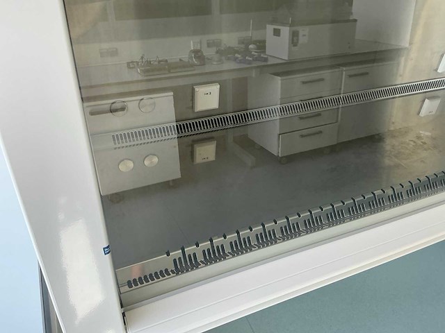 2022 clean air door baker biovanguard 6 laminar flow cabinet - afbeelding 9 van  11