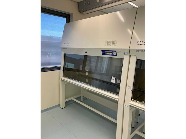 2022 clean air door baker biovanguard 6 laminar flow cabinet - afbeelding 3 van  10
