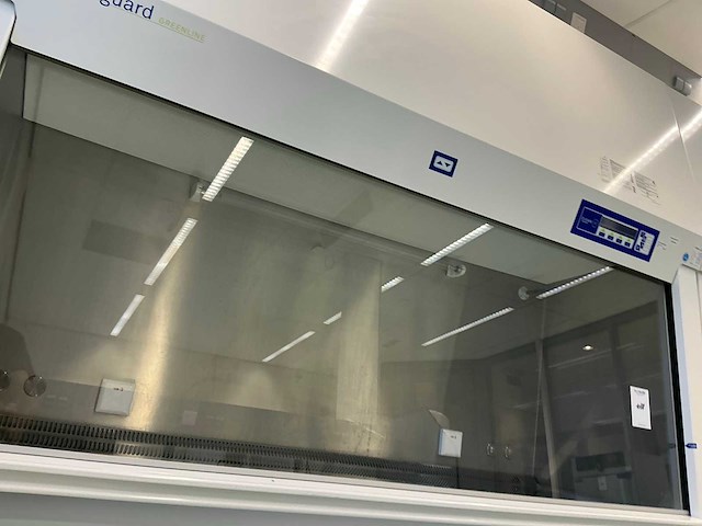2022 clean air door baker biovanguard 6 laminar flow cabinet - afbeelding 6 van  10