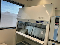 2022 clean air door baker biovanguard 6 laminar flow cabinet - afbeelding 1 van  7