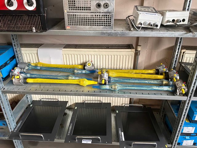 2022 collumbus mckinnon she 0,5 n-tr 18x6 rh-b / lfm schroefvijzel (8x) - afbeelding 3 van  4