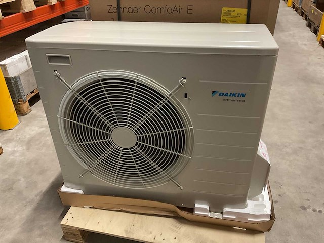 2022 daikin altherma evql08cav3 buiten-unit - afbeelding 1 van  7