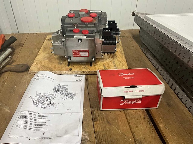 2022 danfoss proportional valve pvg hydrauliekventielgroep - afbeelding 1 van  7