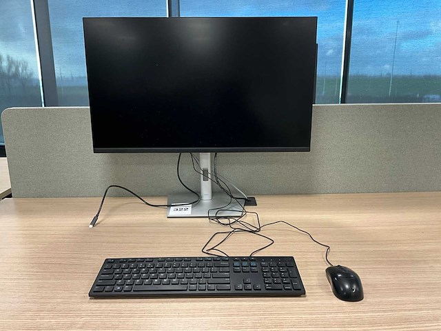 2022 dell p3222qe monitor (2x) - afbeelding 1 van  6