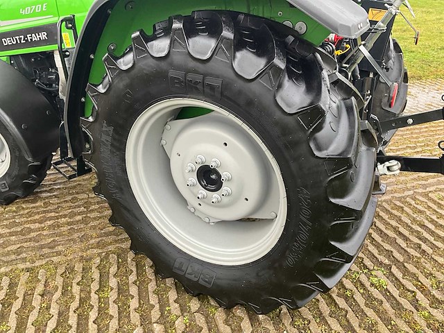 2022 deutz-fahr 4070 e vierwielaangedreven landbouwtractor - afbeelding 14 van  19