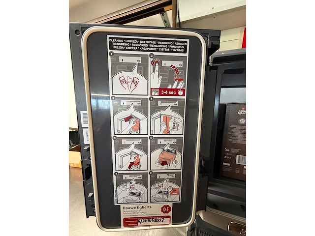 2022 douwe egberts caf 110 quantum bl koffiemachine met 70 de kop-schotel set - afbeelding 7 van  10