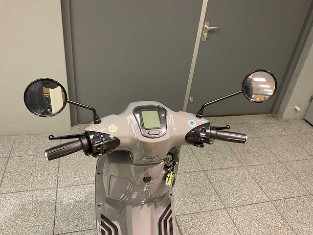 2022 escoo bayesa e-scooter - afbeelding 10 van  10